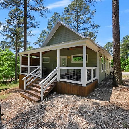 Convenient Romantic Hot Tub Bbq 3-Night Special! Broken Bow Eksteriør bilde