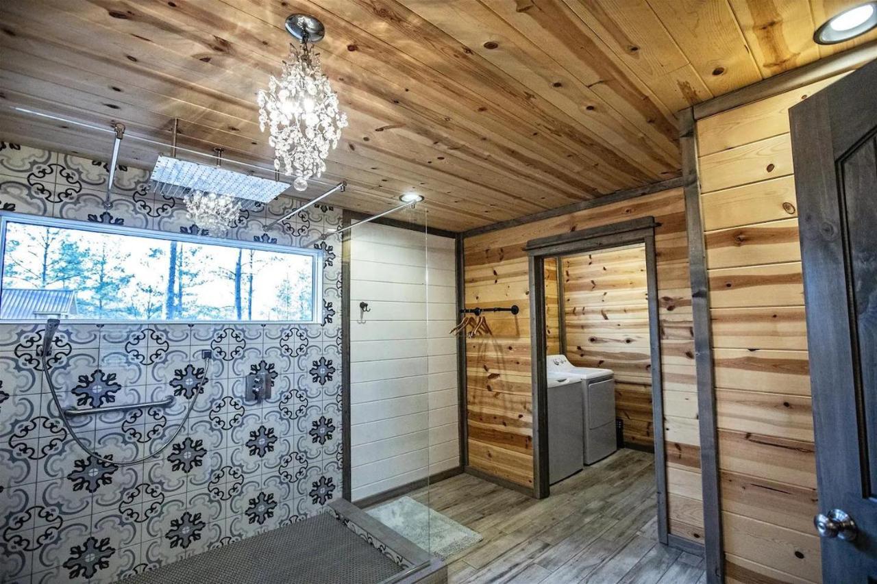 Convenient Romantic Hot Tub Bbq 3-Night Special! Broken Bow Eksteriør bilde