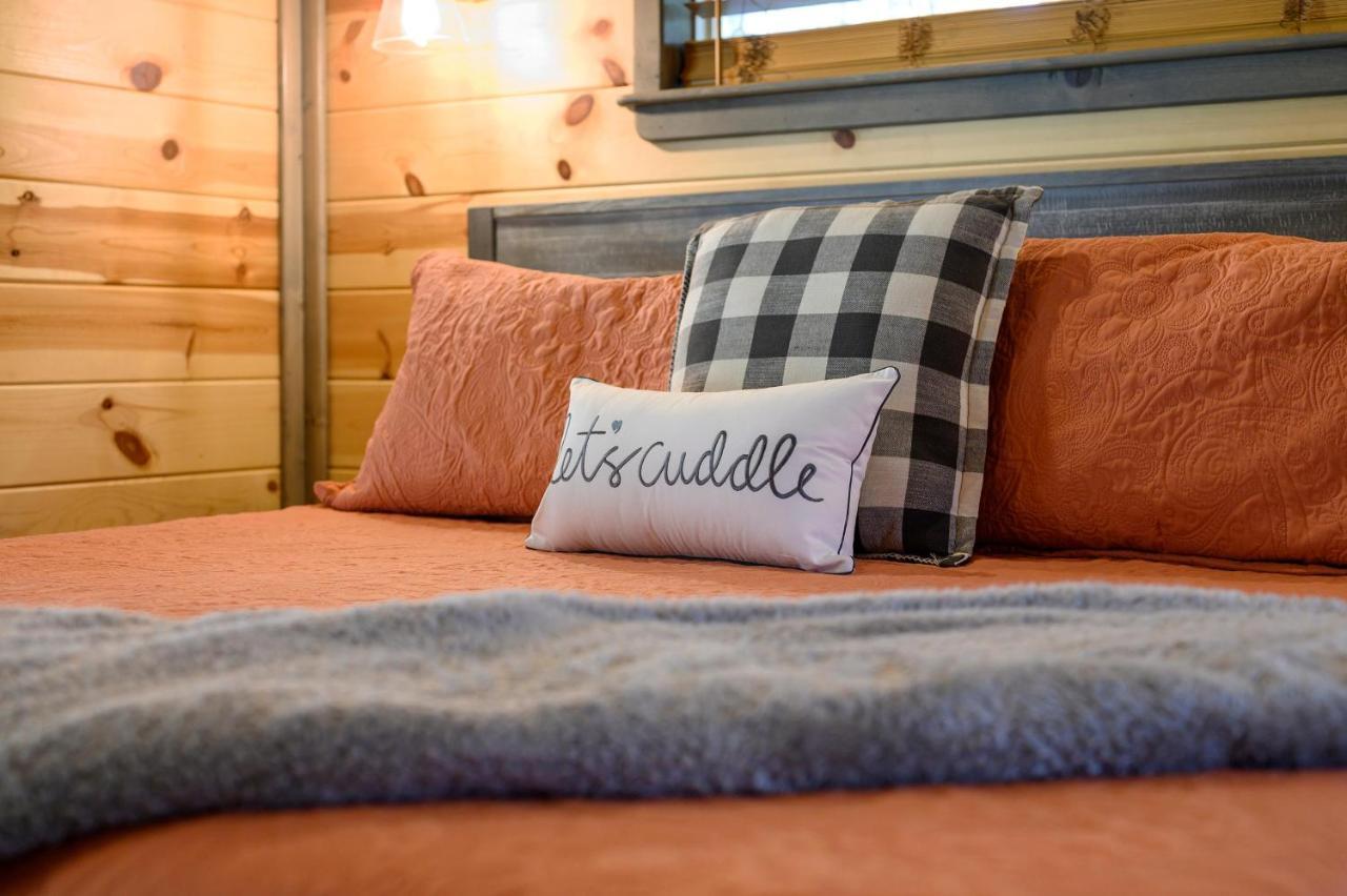 Convenient Romantic Hot Tub Bbq 3-Night Special! Broken Bow Eksteriør bilde