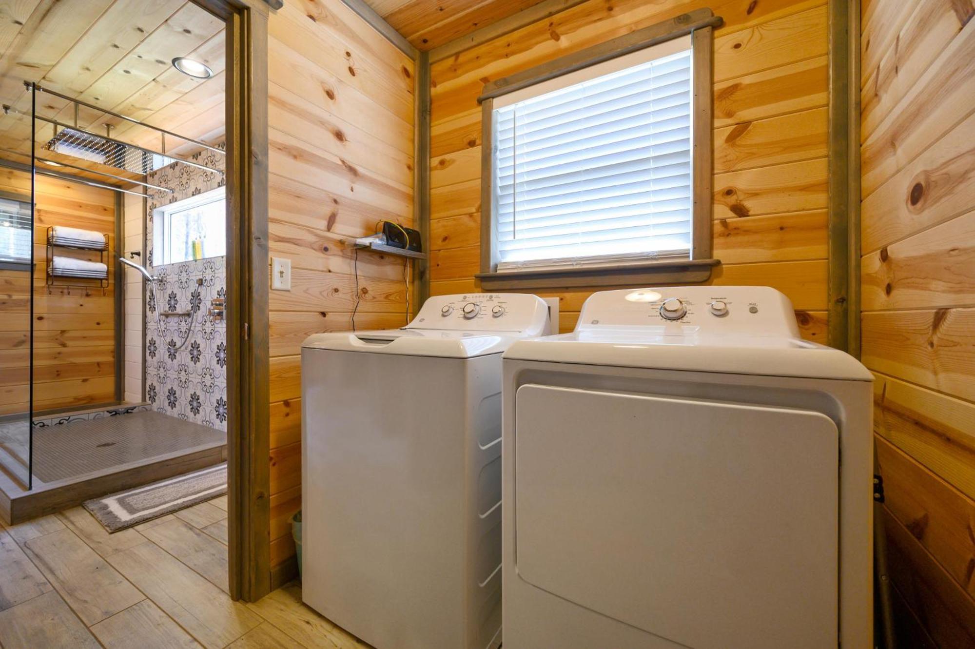 Convenient Romantic Hot Tub Bbq 3-Night Special! Broken Bow Eksteriør bilde