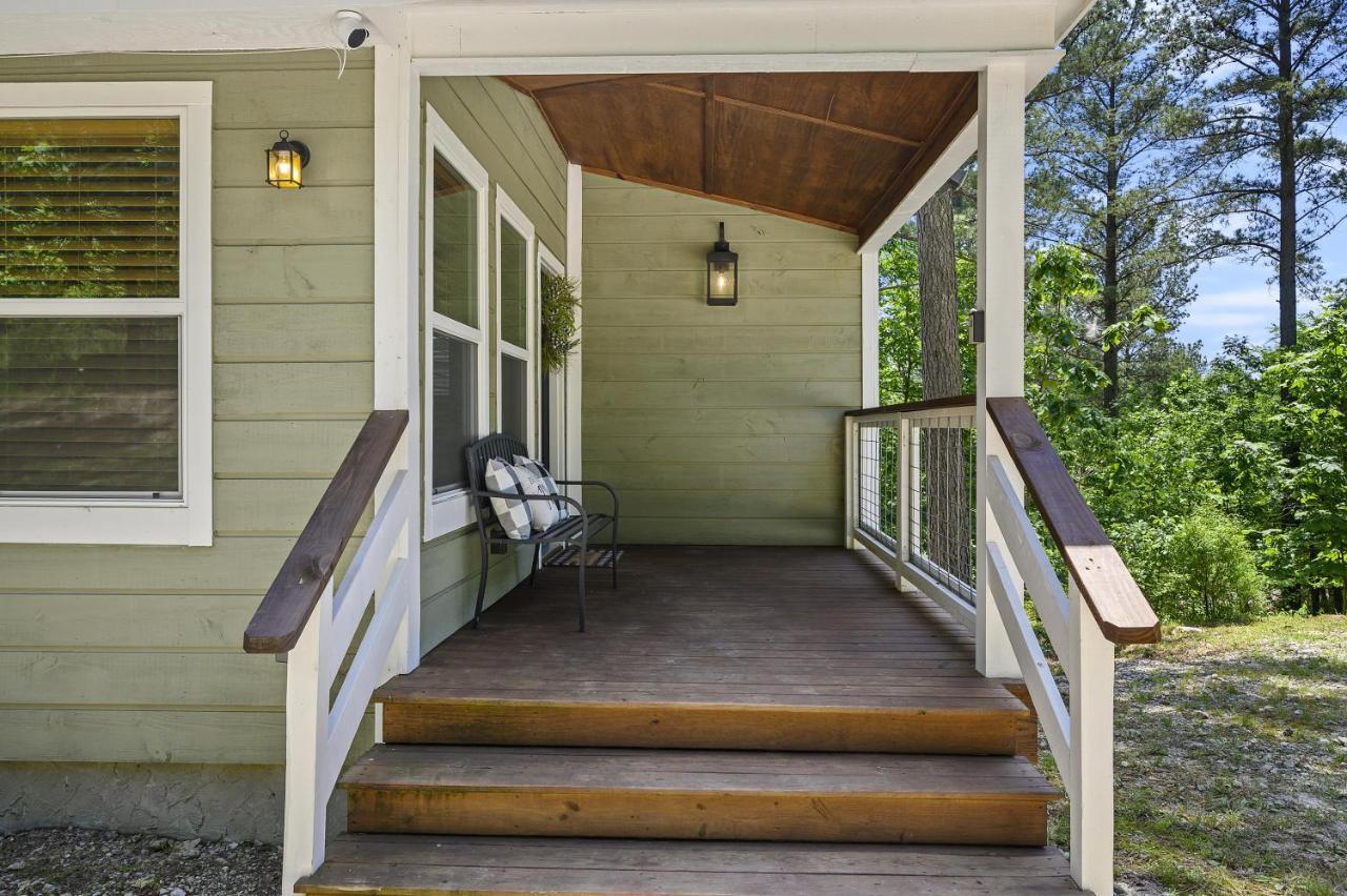 Convenient Romantic Hot Tub Bbq 3-Night Special! Broken Bow Eksteriør bilde